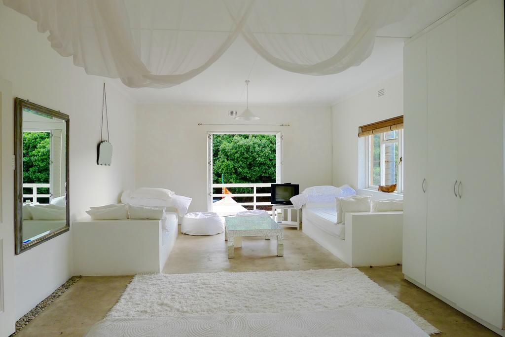 فندق هيرمانوسفي  Bamboo Beach Seaside House المظهر الخارجي الصورة