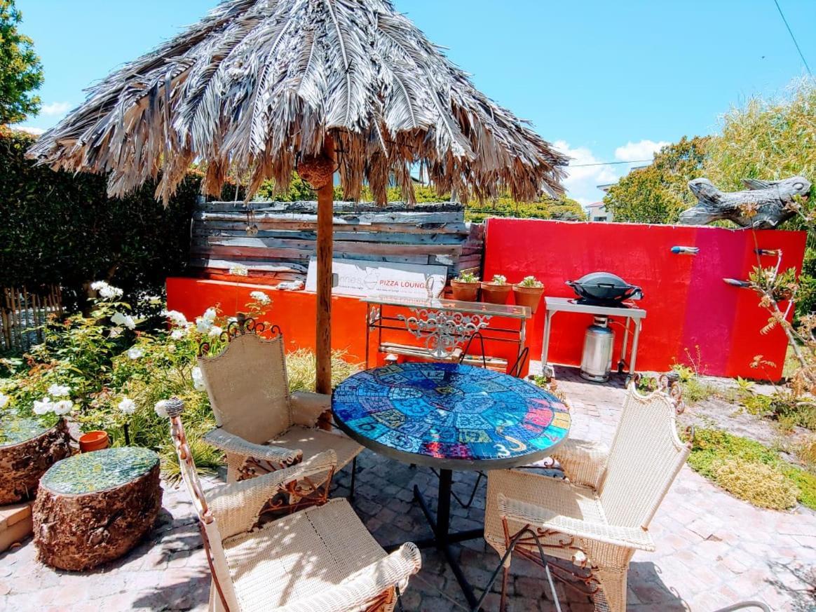 فندق هيرمانوسفي  Bamboo Beach Seaside House المظهر الخارجي الصورة